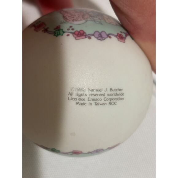 Vintage 1992 Precious Moments Christmas Ornament "Love is the Best Gift of All” - Picture 6 of 8
